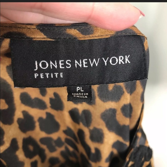 Jones New York Leopard Top 3/4 Sleeves Sz. PL - Picture 9 of 10